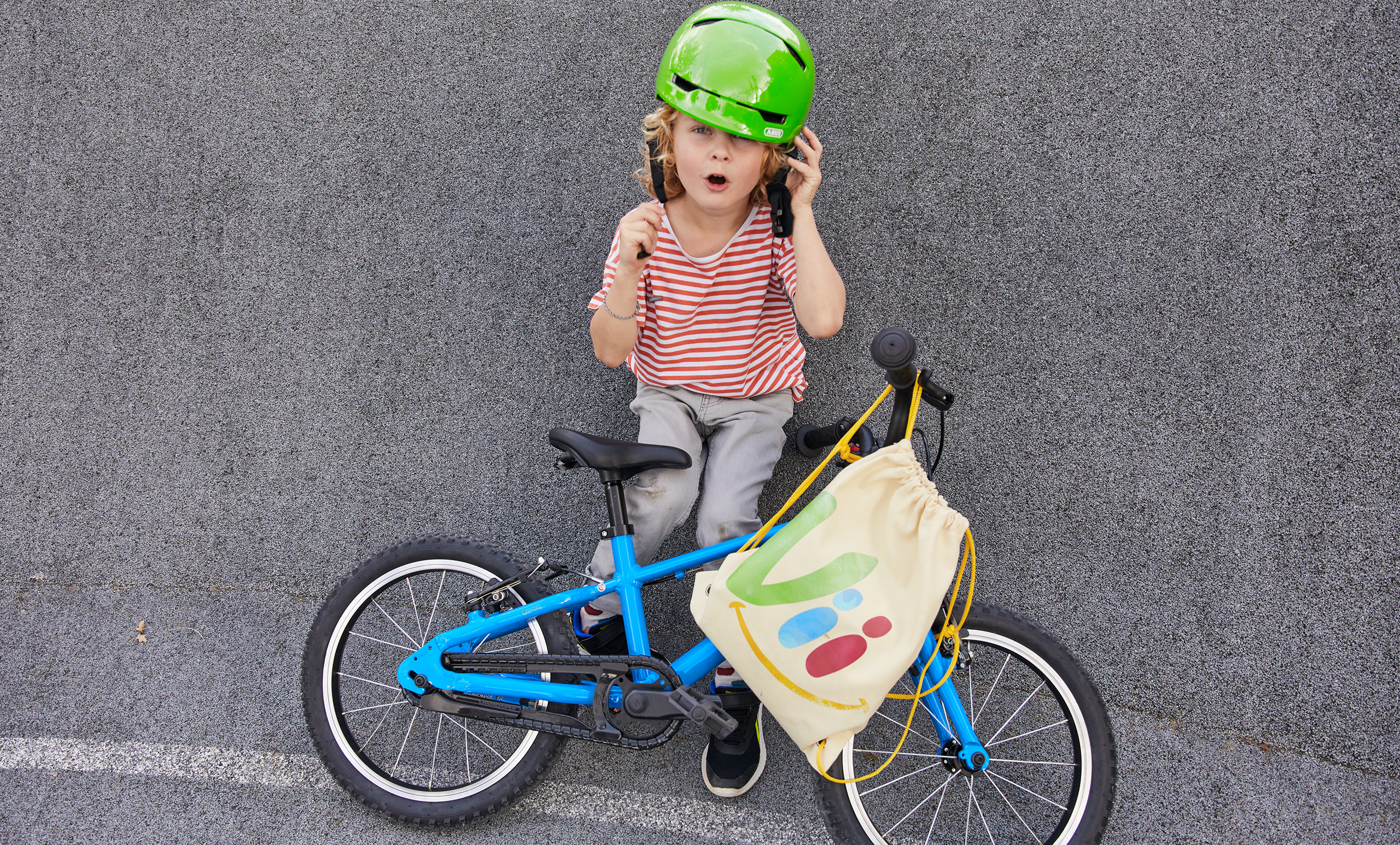 Ein gut ausgewähltes Kinderfahrrad wächst zwar nicht physisch mit, aber durch verstellbare Sättel und Lenker kann es über einen langen Zeitraum optimal angepasst werden.